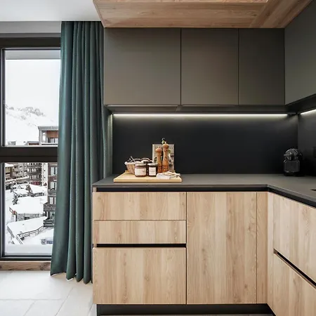 Quartz Apartmanhotel 4*