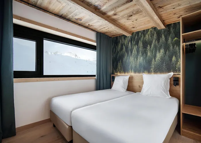 Aparthotel Quartz 4*