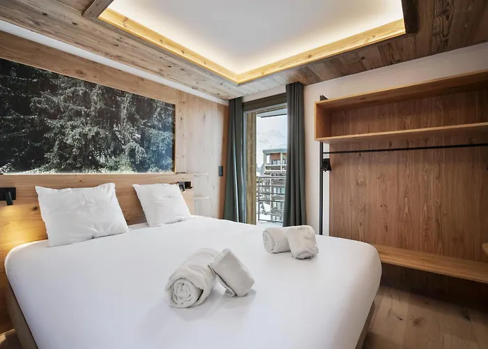 Quartz Aparthotel 4*