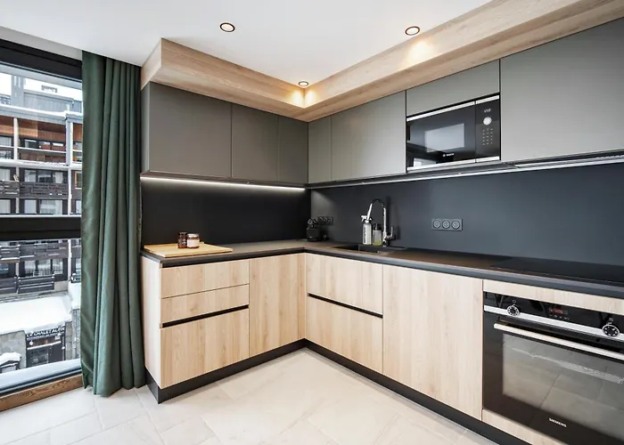 Aparthotel Quartz 4*