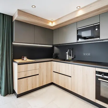 Aparthotel Quartz *