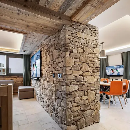 Quartz Aparthotel