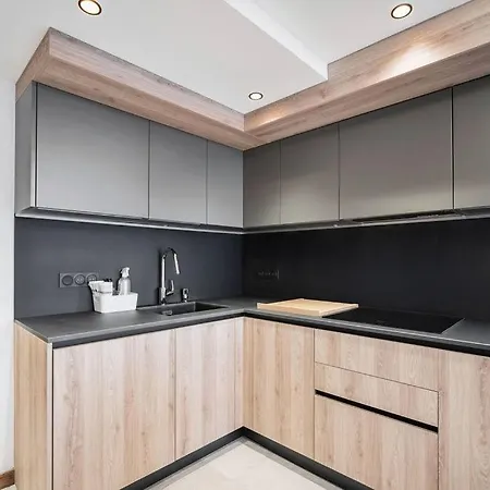 Aparthotel Quartz *