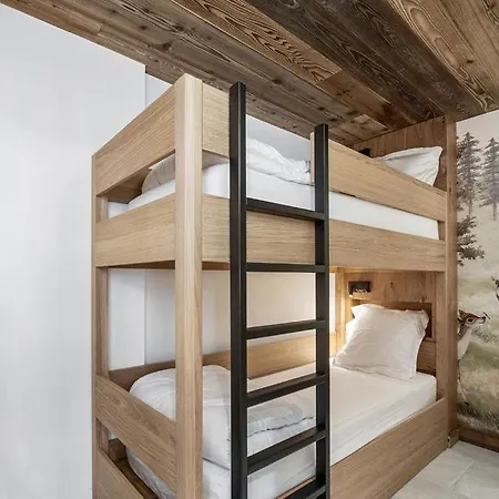 Quartz Aparthotel *