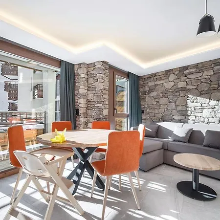 Aparthotel Quartz *